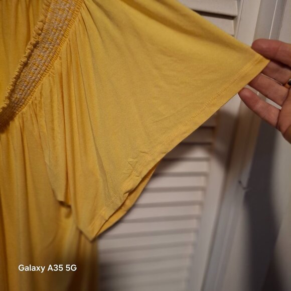 Torrid Womens Yellow Smocked Off-Shoulder Flutter Sleeve Top Size 1 Pheasant Boh - Picture 3 of 9